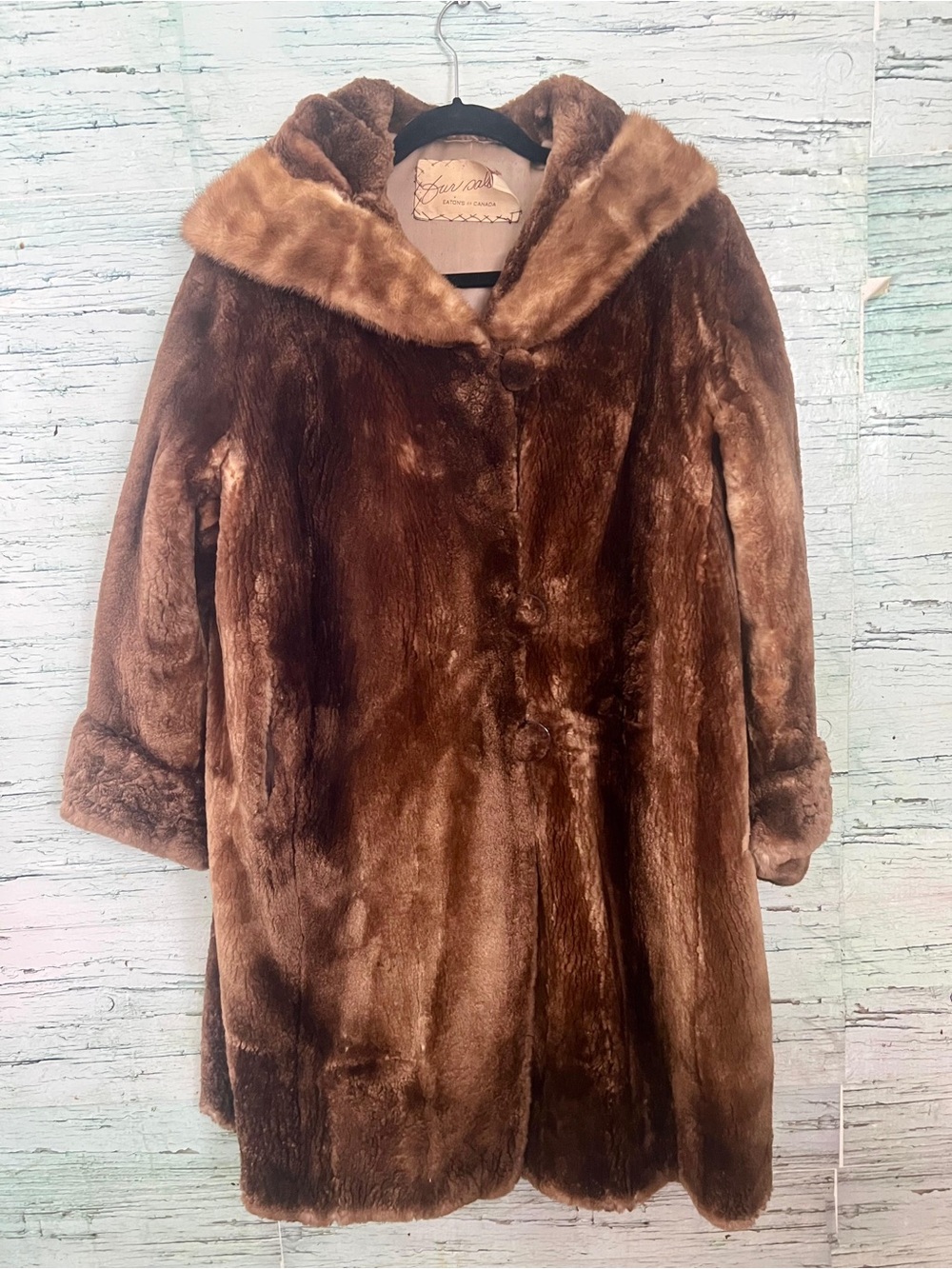 Vintage Eaton’s Fur Salon Brown Fur Coat-Made in Canada| Classic Luxury - Picture 7 of 16